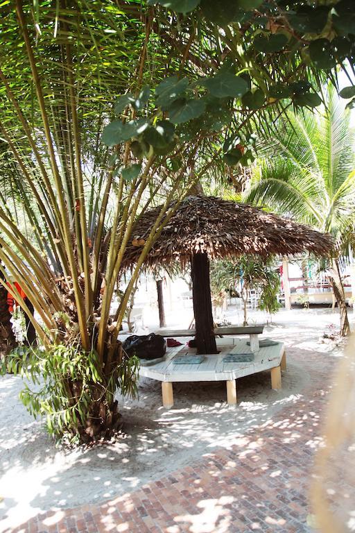 Vijit Bungalow パヤム島 エクステリア 写真